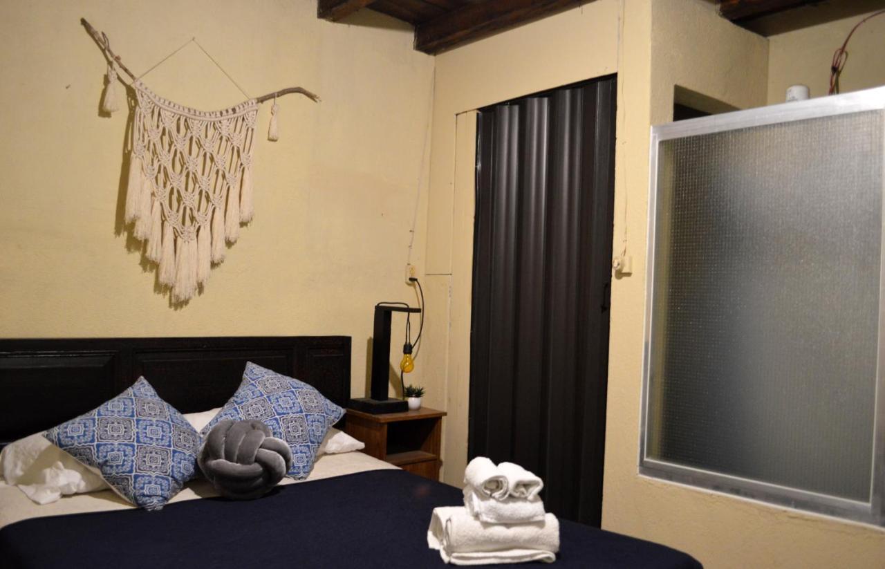 Ave Del Paraiso Guest House Antigua Exterior photo